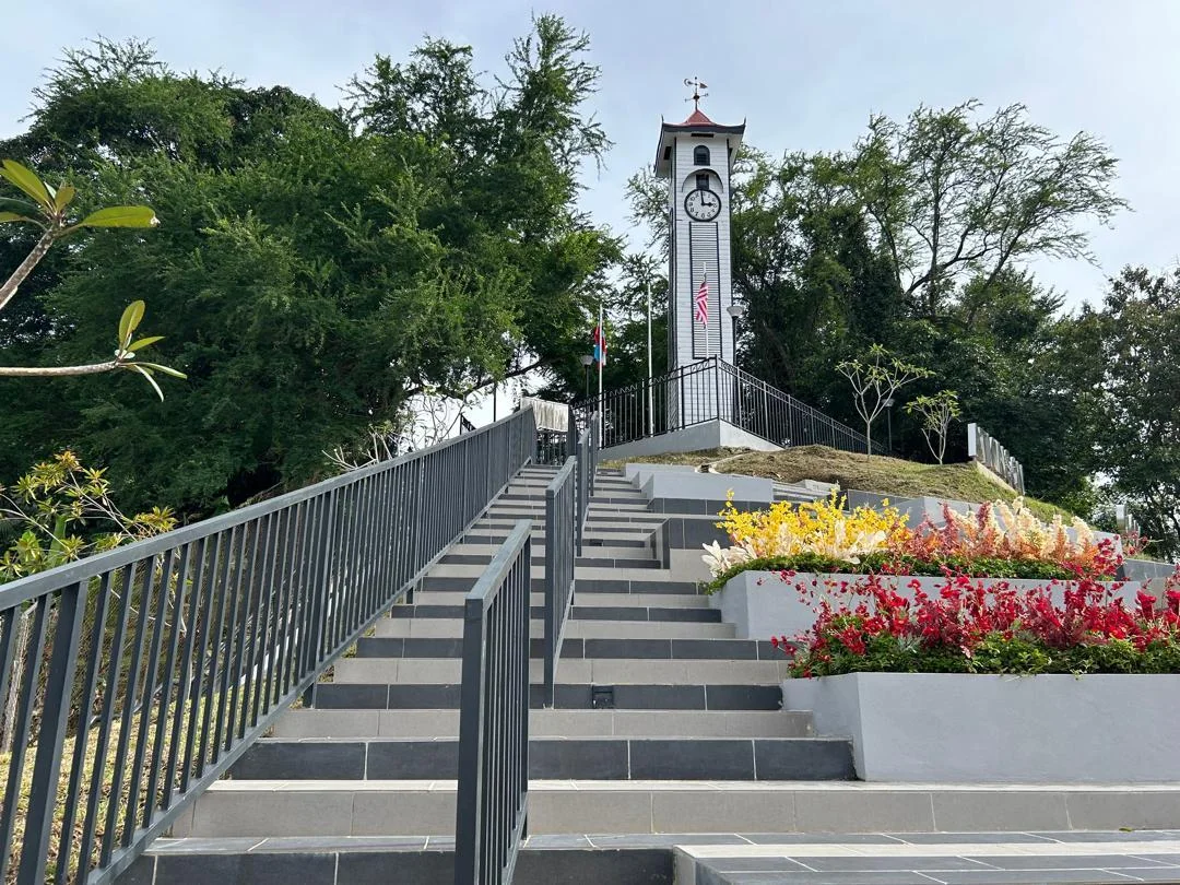 艾京生钟楼外观漫步 图片 4