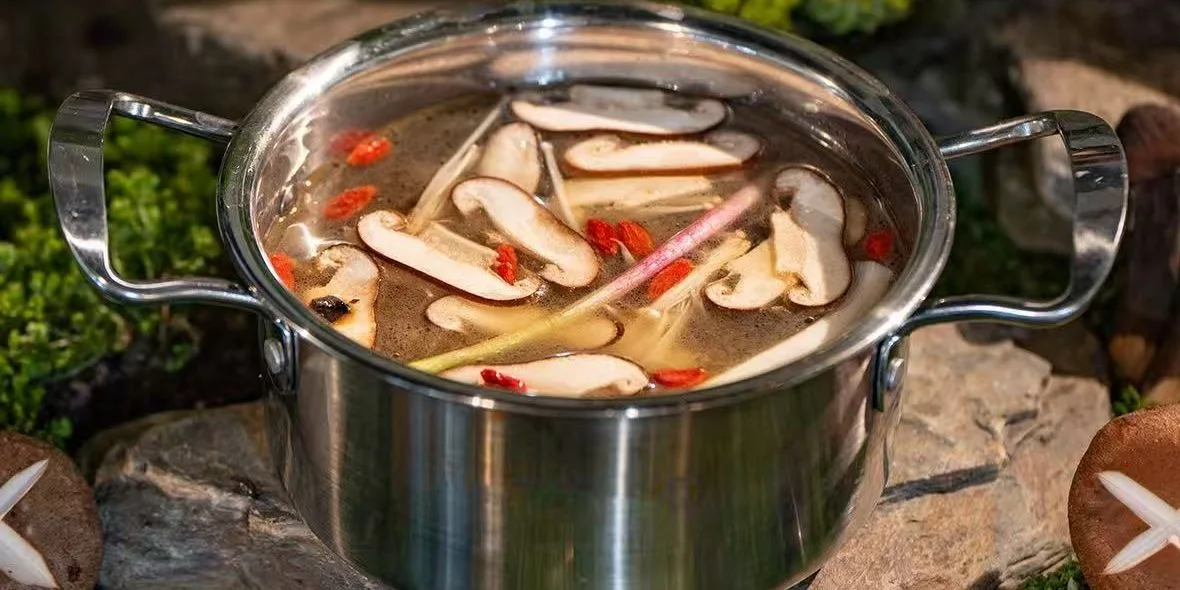 菌汤锅（18）S-Mushroom Soup